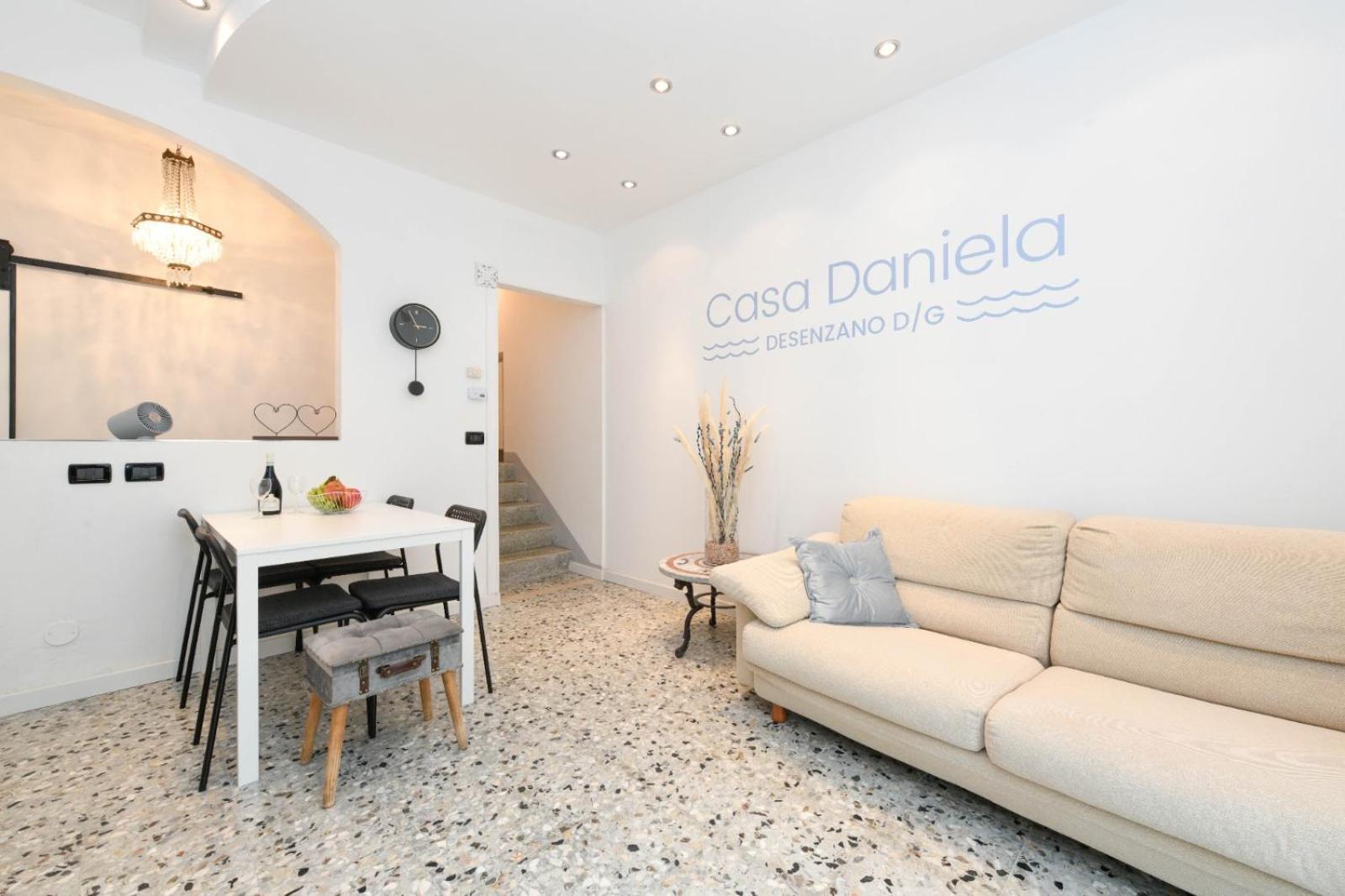 デセンツァーノ・デル・ガルダ Casa Danielaヴィラ エクステリア 写真
